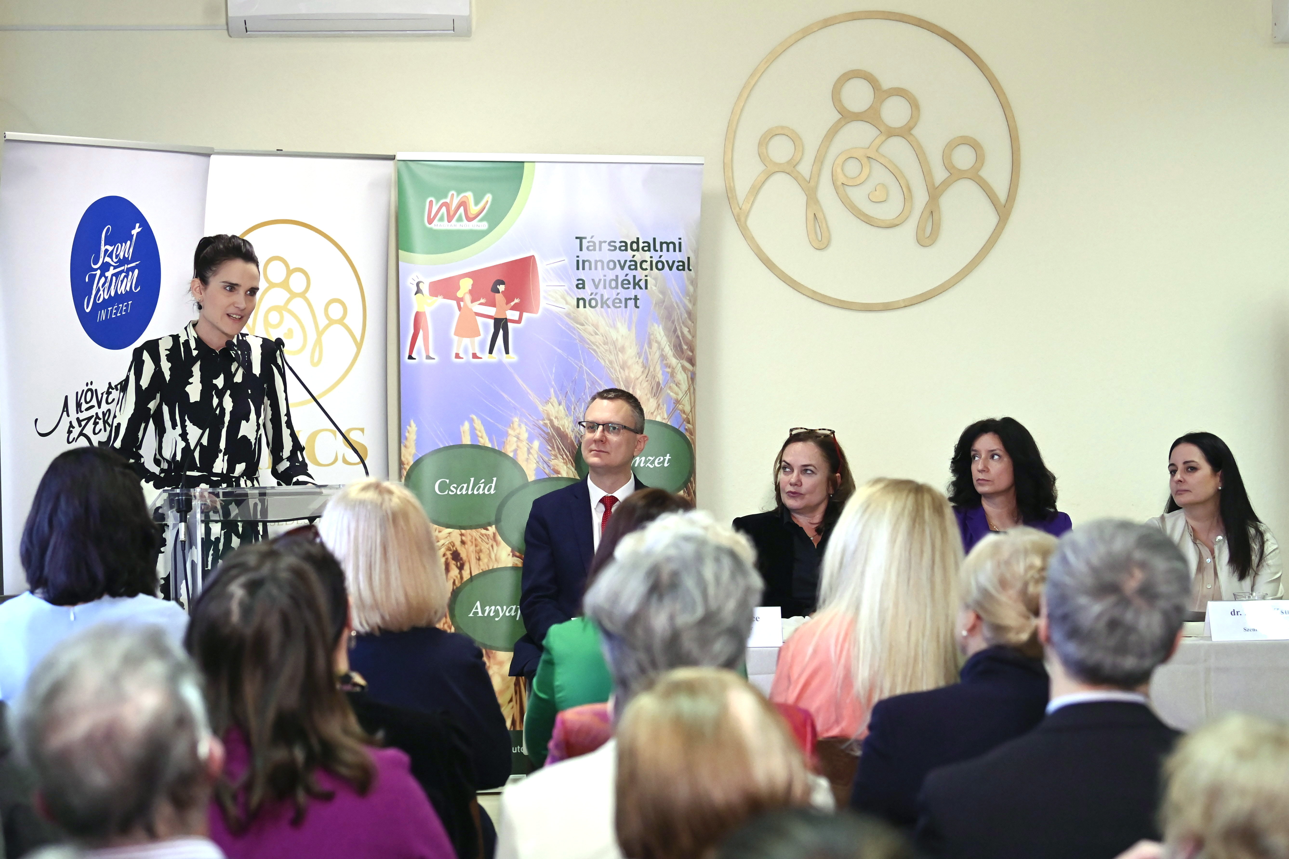 Keresztény asszonyok a családért