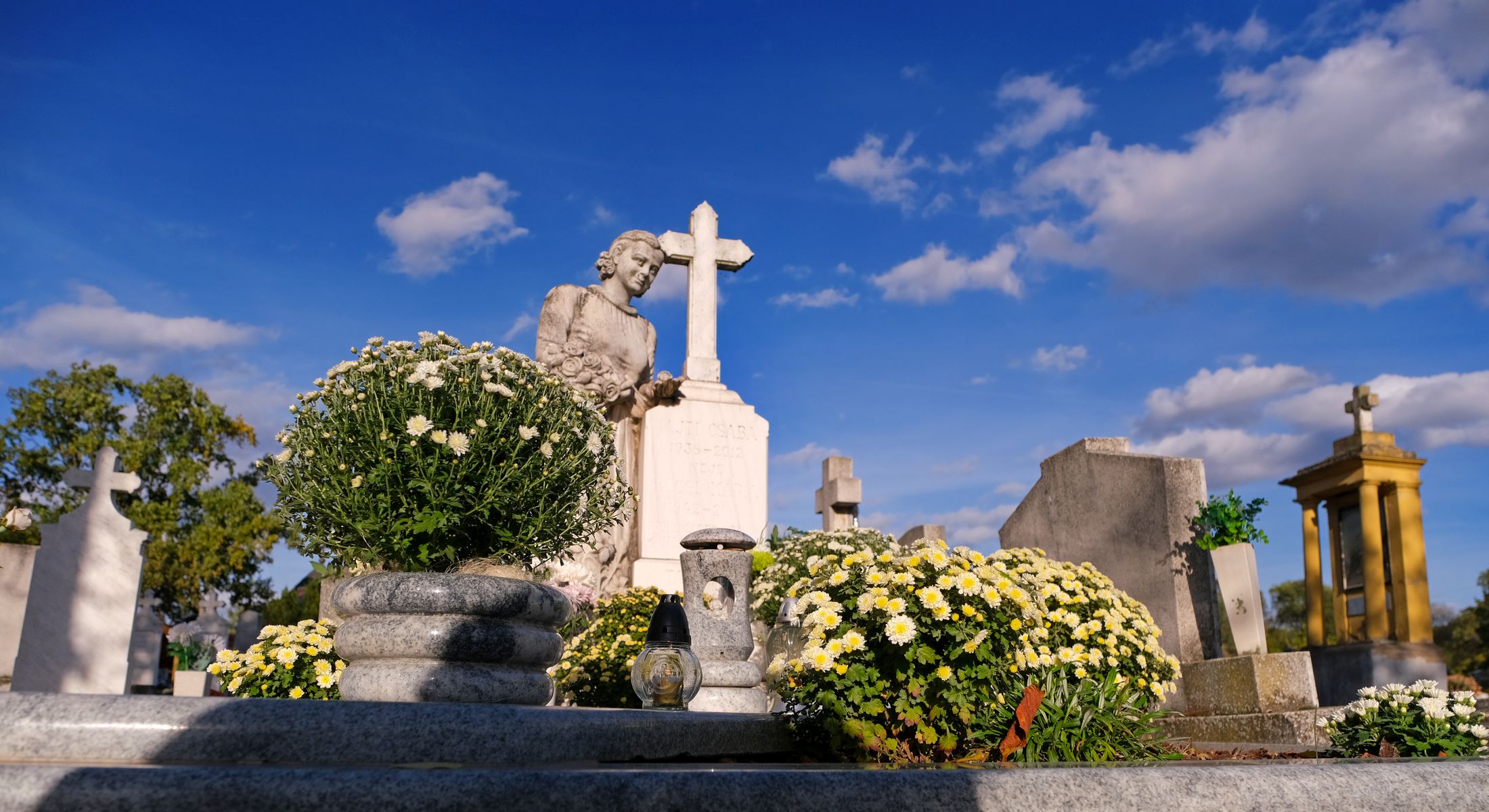 Mindenszentek, Halloween, Halottak napja