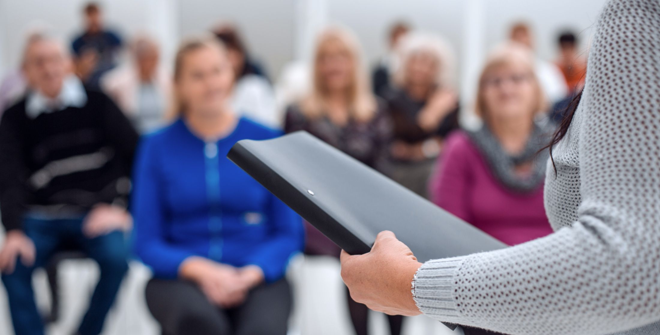 A csontritkulásról és a mesterséges intelligenciáról időseknek