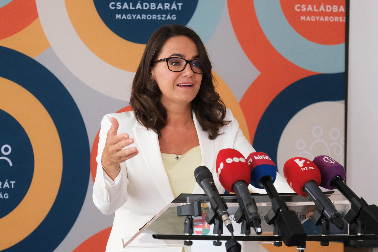 „A gyermekekben látjuk a jövőt” – elindult a Családvédelmi Akcióterv