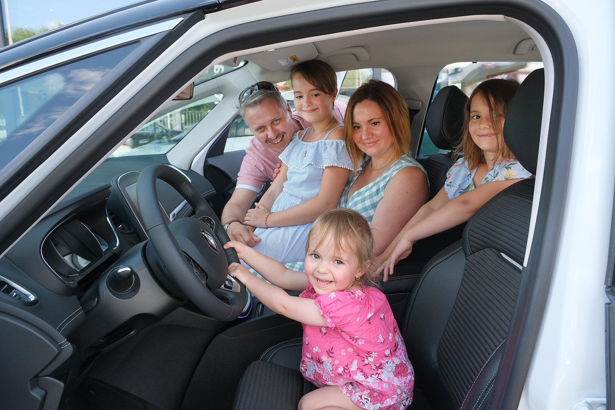 3 gyerek, 4 kerék, 7 ülés: végre együtt utazhat a család!