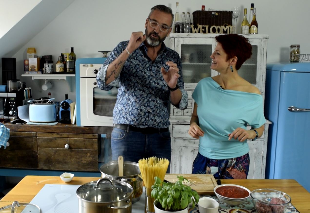 Húsgombócok paradicsomszószban spagettivel – és Rákóczi Ferivel!