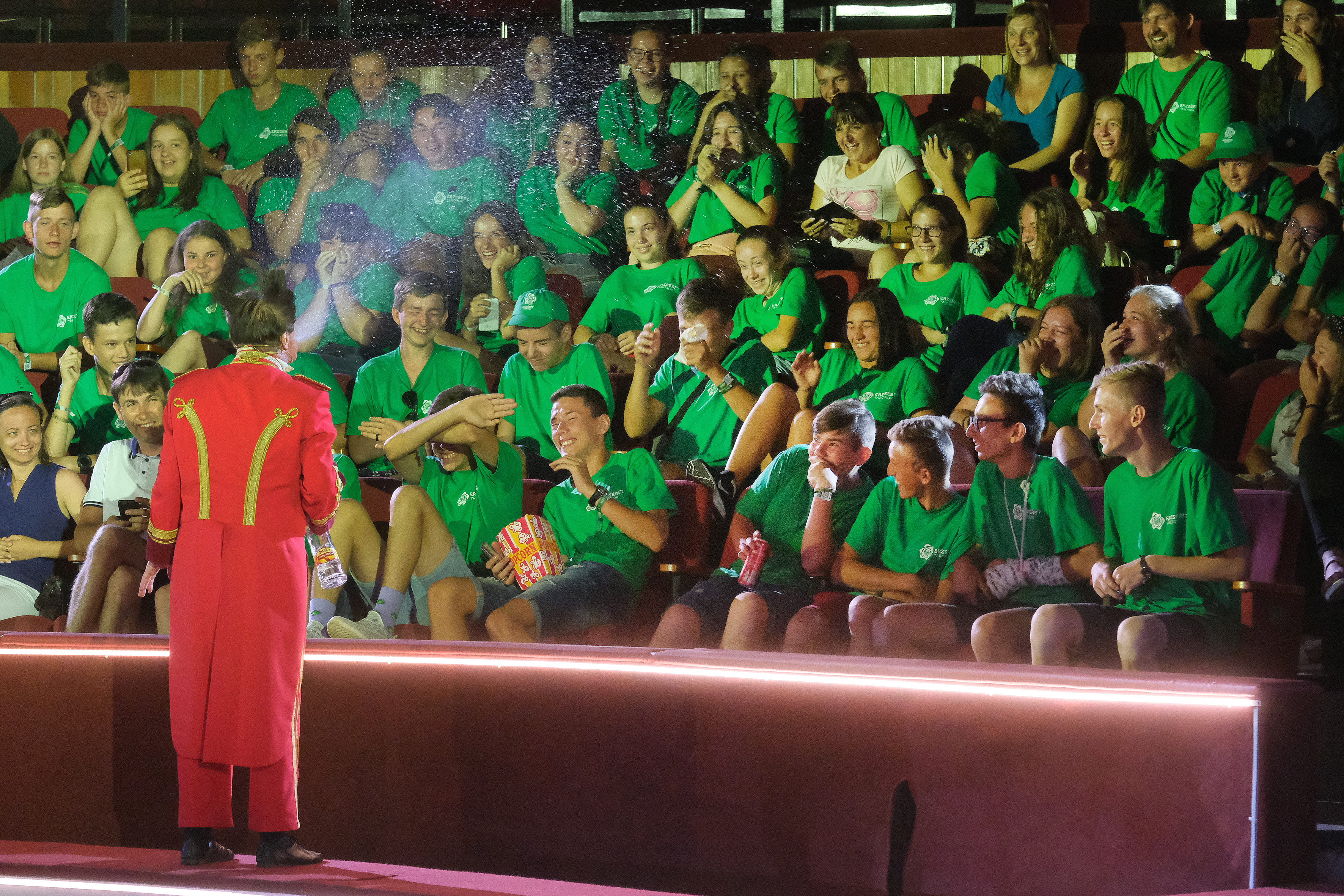 Repülőcirkusszal zárták a nyaralást a táborozók