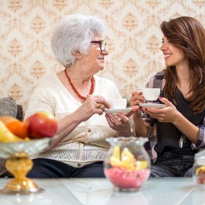 Hogyan figyeljünk idős szeretteinkre?
