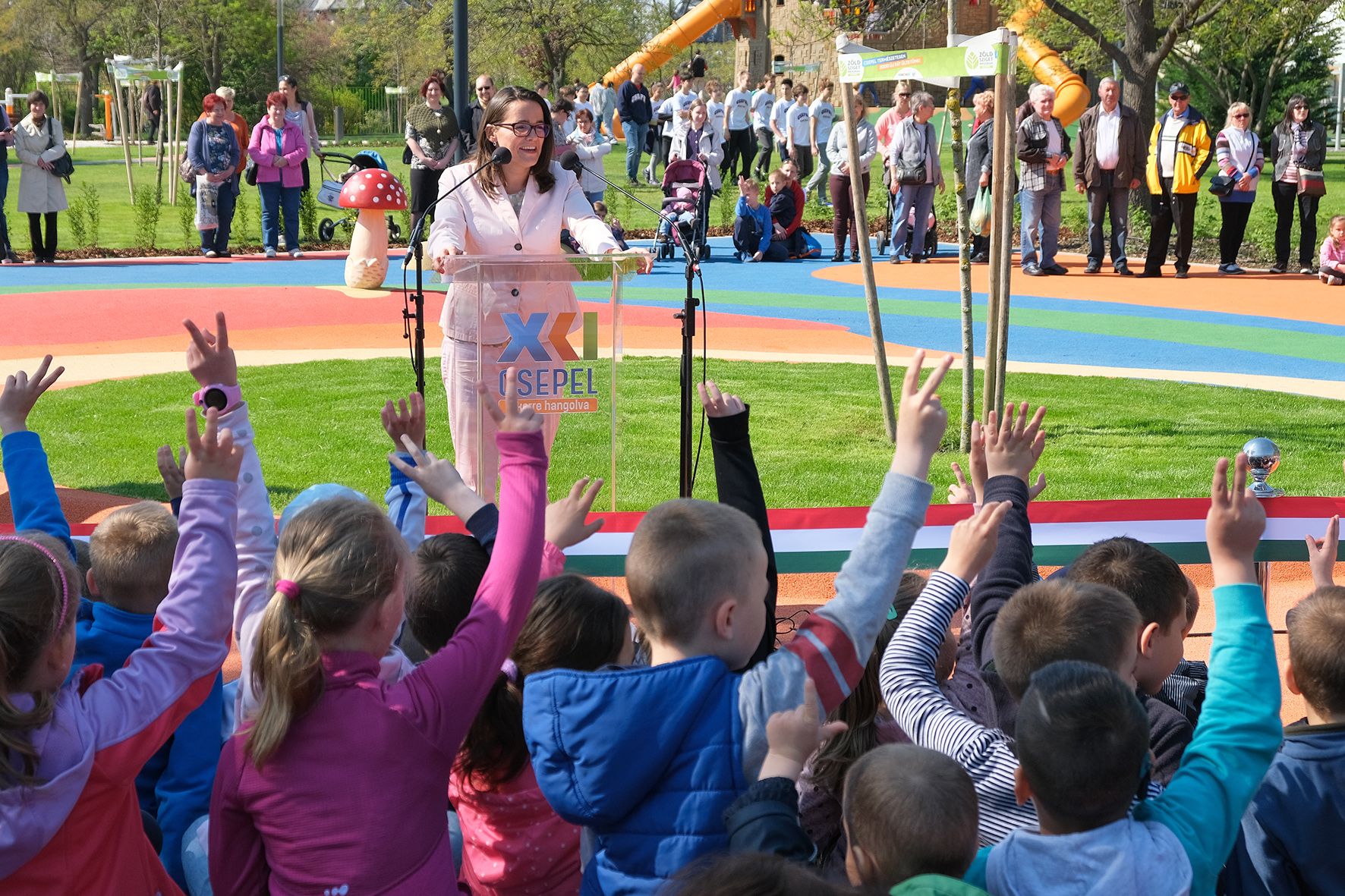 Görkorisok, szelíd motorosok és várvédők lepték el Csepelt