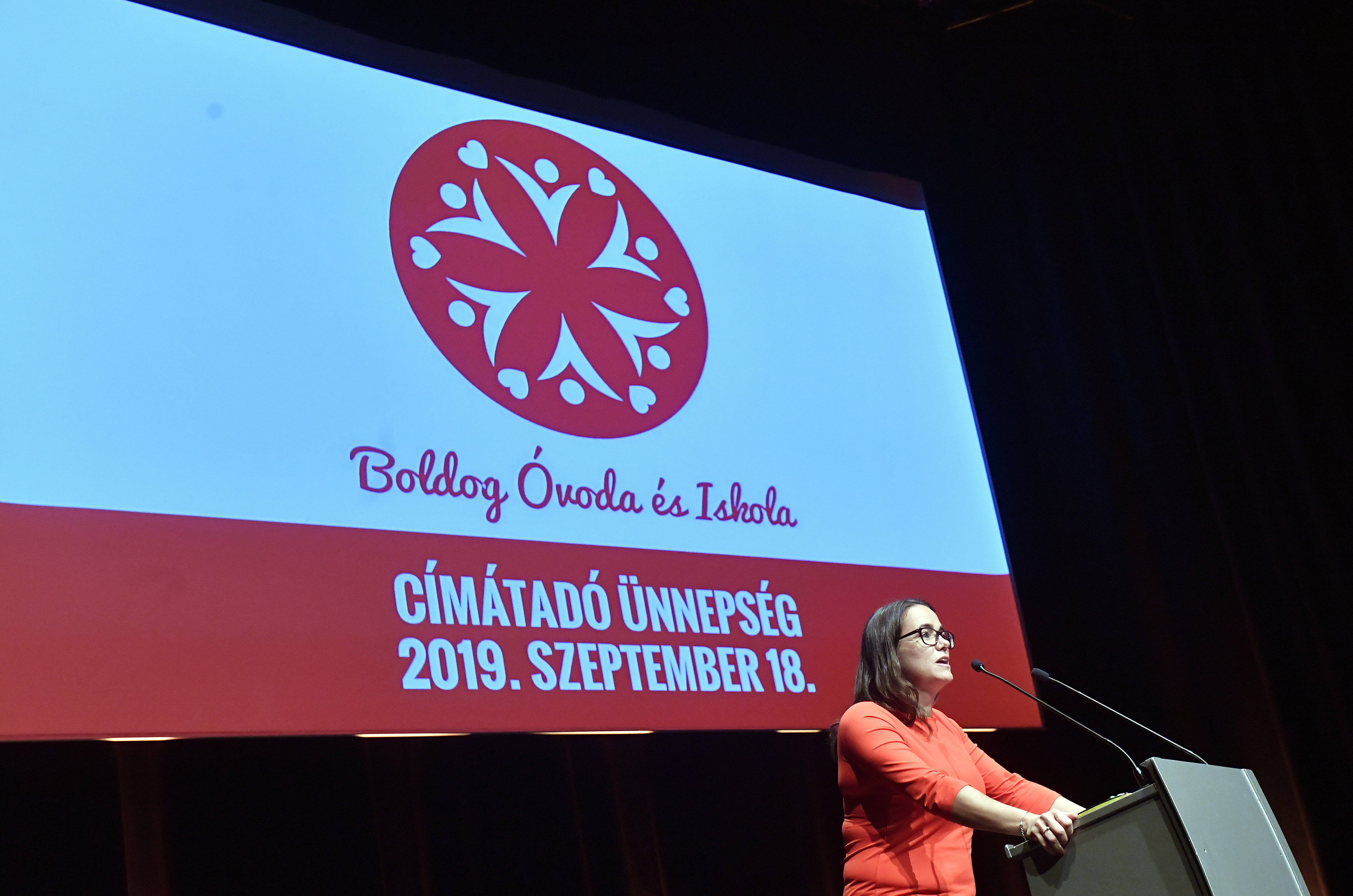 Már több ezer intézményben nevelnek boldog gyermekeket 