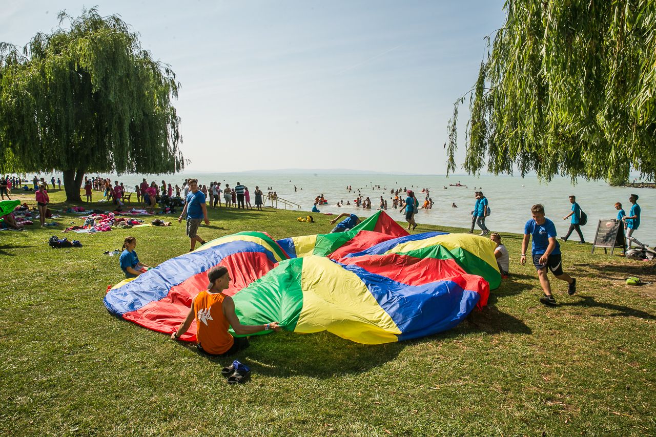 Mentős gyerekek az Erzsébet-táborban