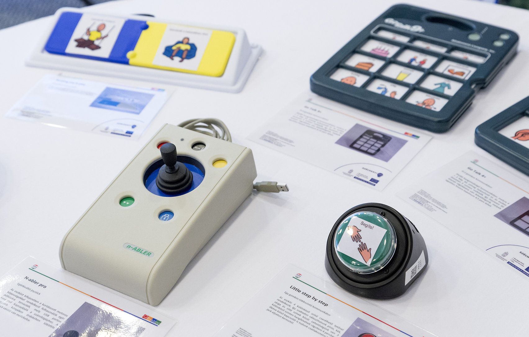 Új eszközök segítik a fogyatékossággal élőket