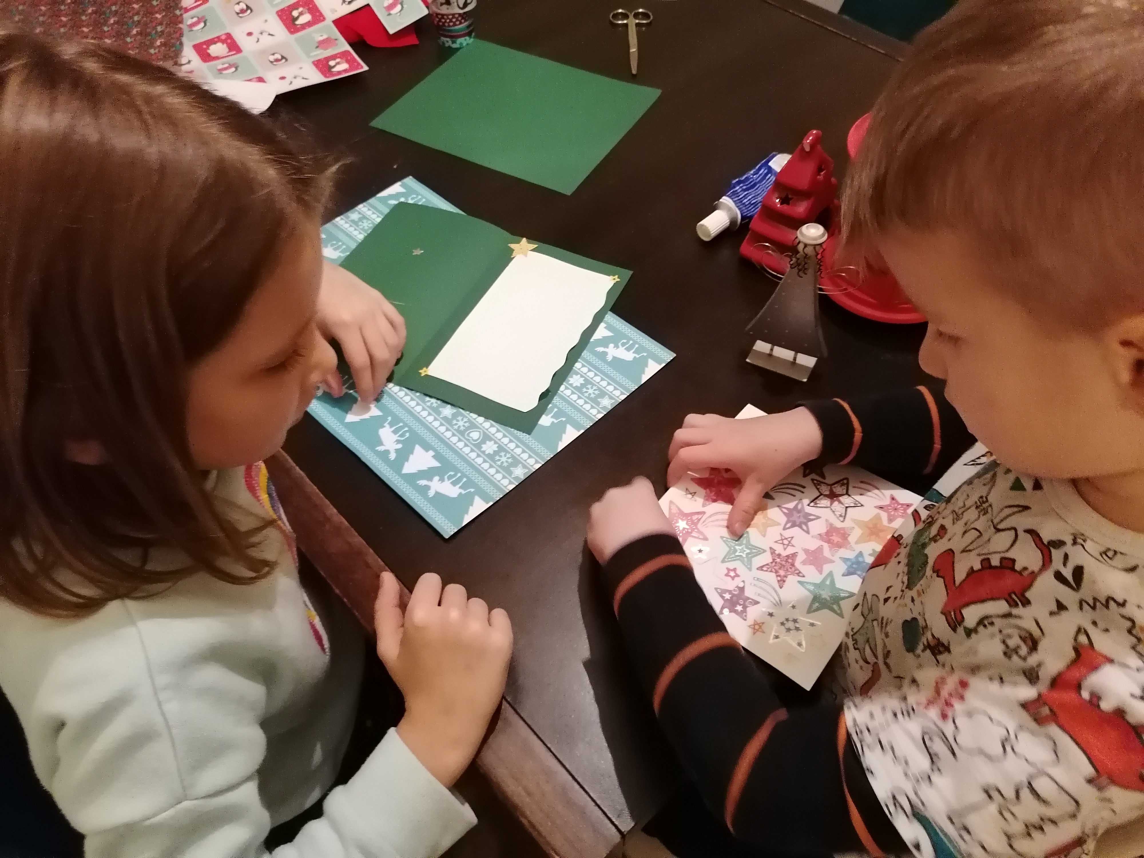 Készítsünk karácsonyi képeslapokat!