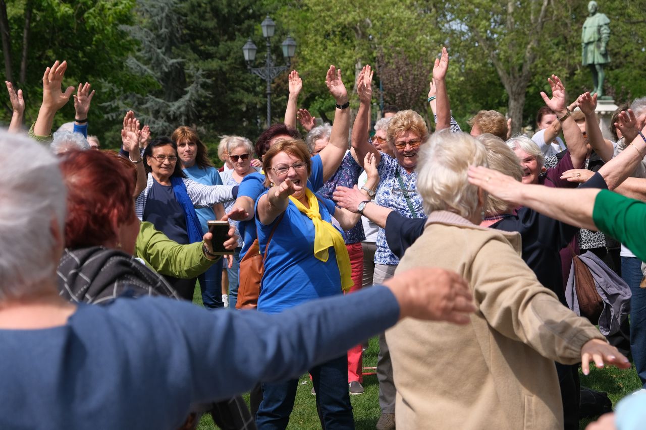 Az idősek aktív időtöltését segítő képzés indul