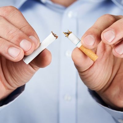 Először csökkent a dohányos férfiak száma