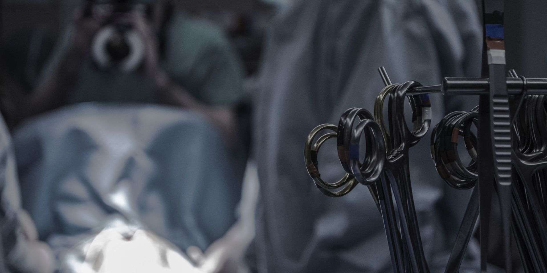 A szuperbaktériumok miatt az életmentő műtétek is kockázatossá válhatnak