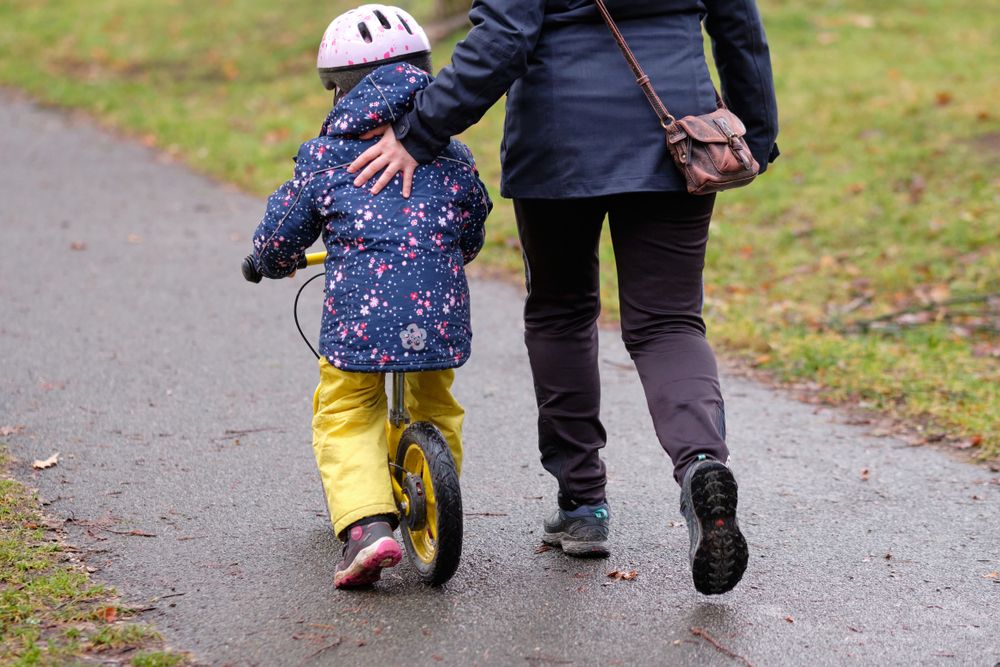 Ahány ország, annyi szokás – hol van már a rideg német nevelés? 