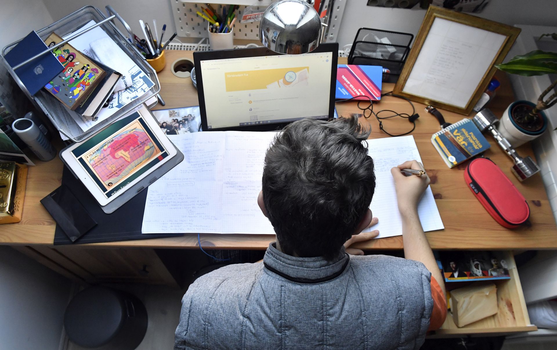 Március 1-ig biztosan otthon maradnak a középiskolások