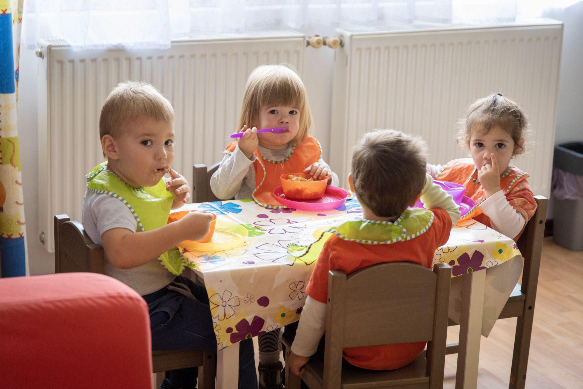 Újabb másfél milliárd forint bölcsődei fejlesztésekre és a gyermekétkeztetés támogatására