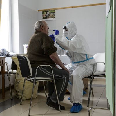 Szombaton zárul az országos koronavírus tesztelés