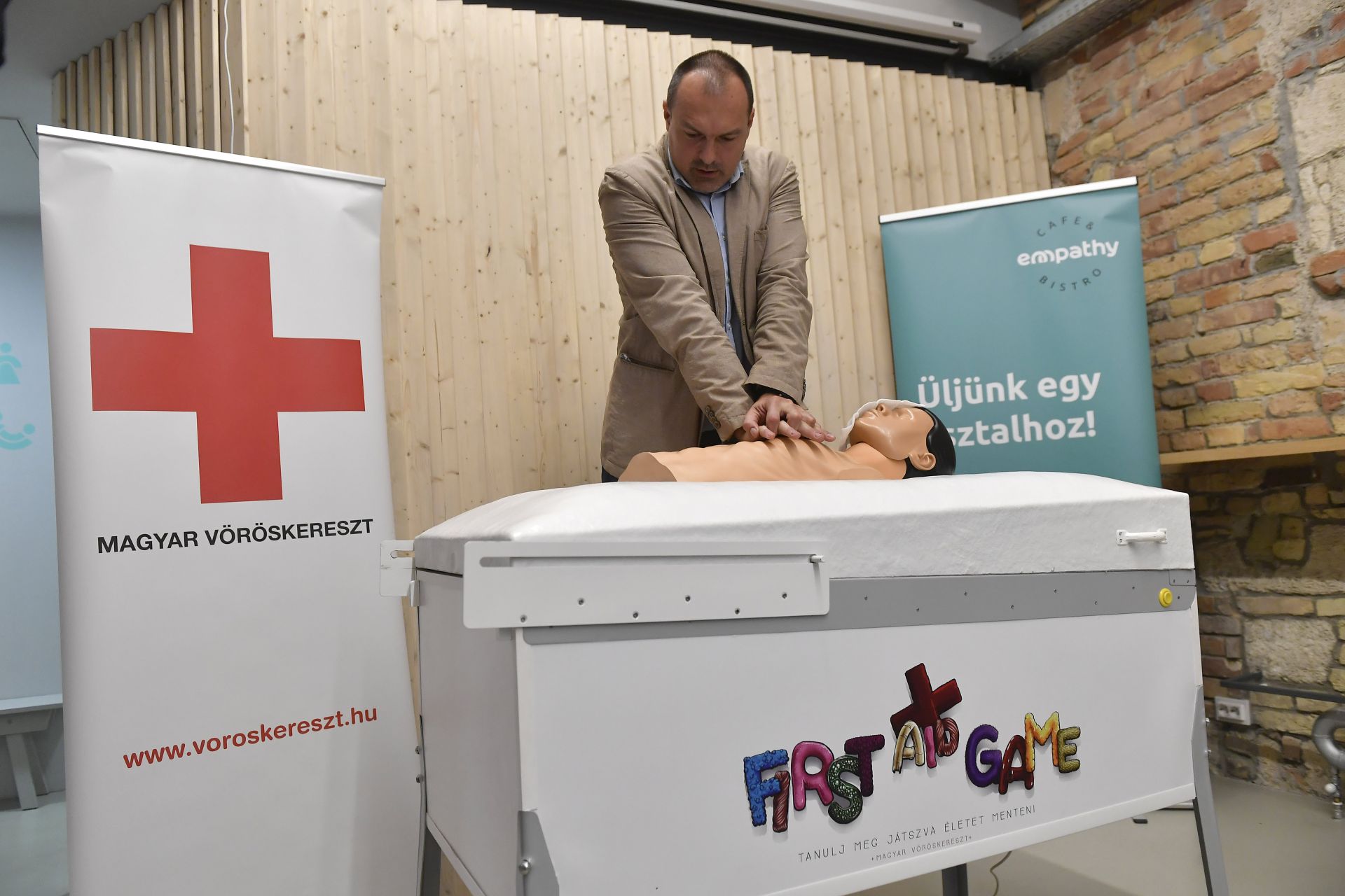 Életmentő ötlet – újraélsztésre tanít egy új flipper