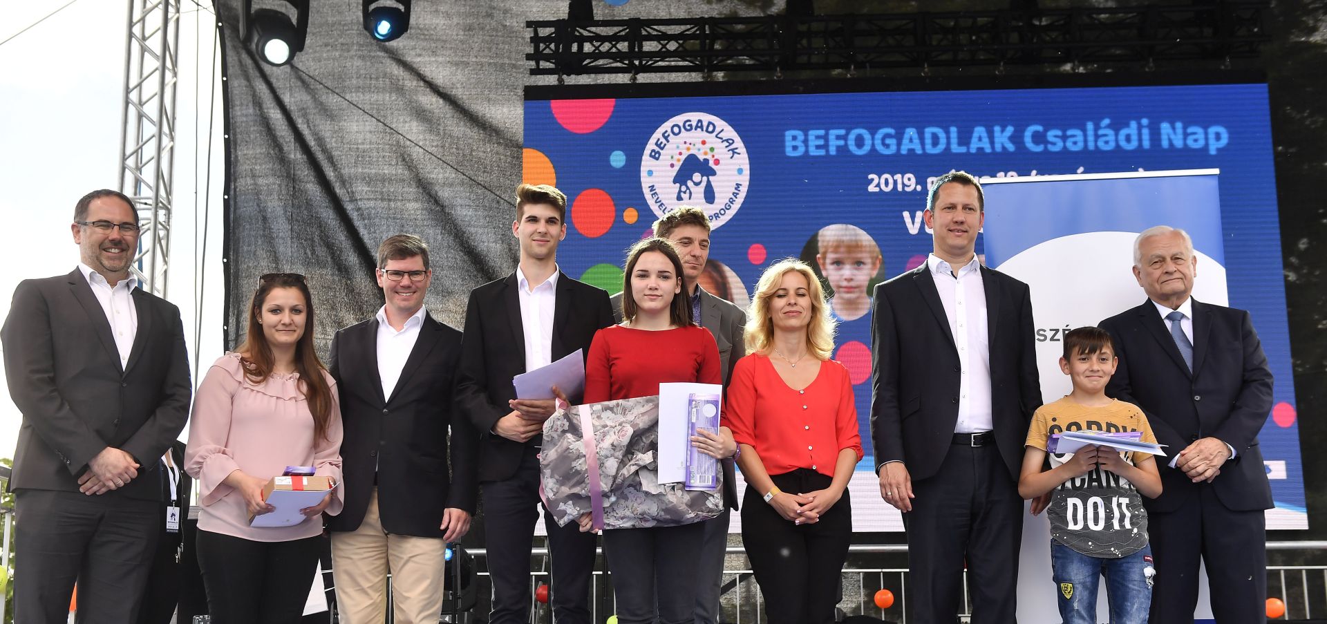 "A családközpontúságról kell szólnia a gyermekvédelemnek"