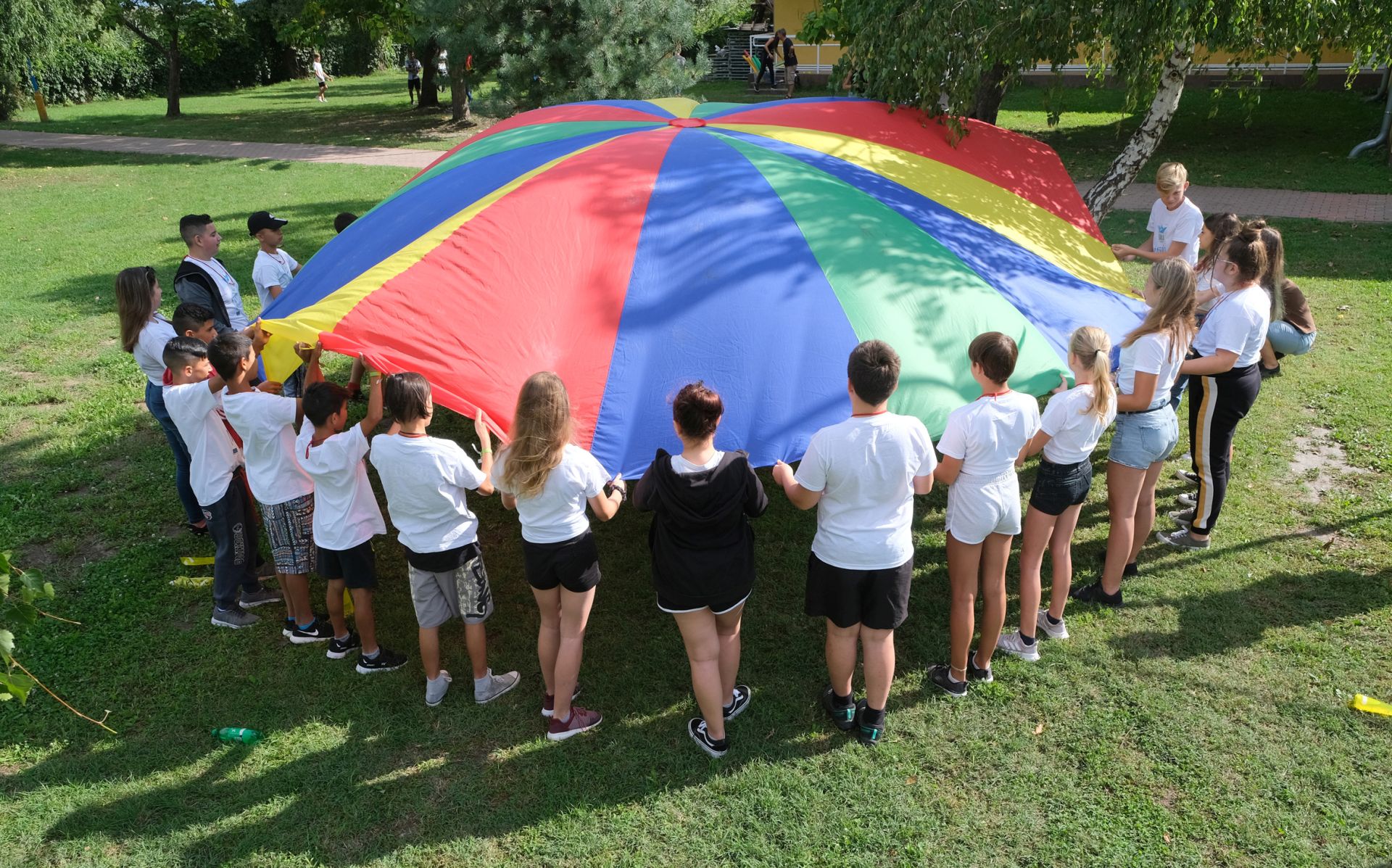 Jön a nyár, indulhat a táborozás