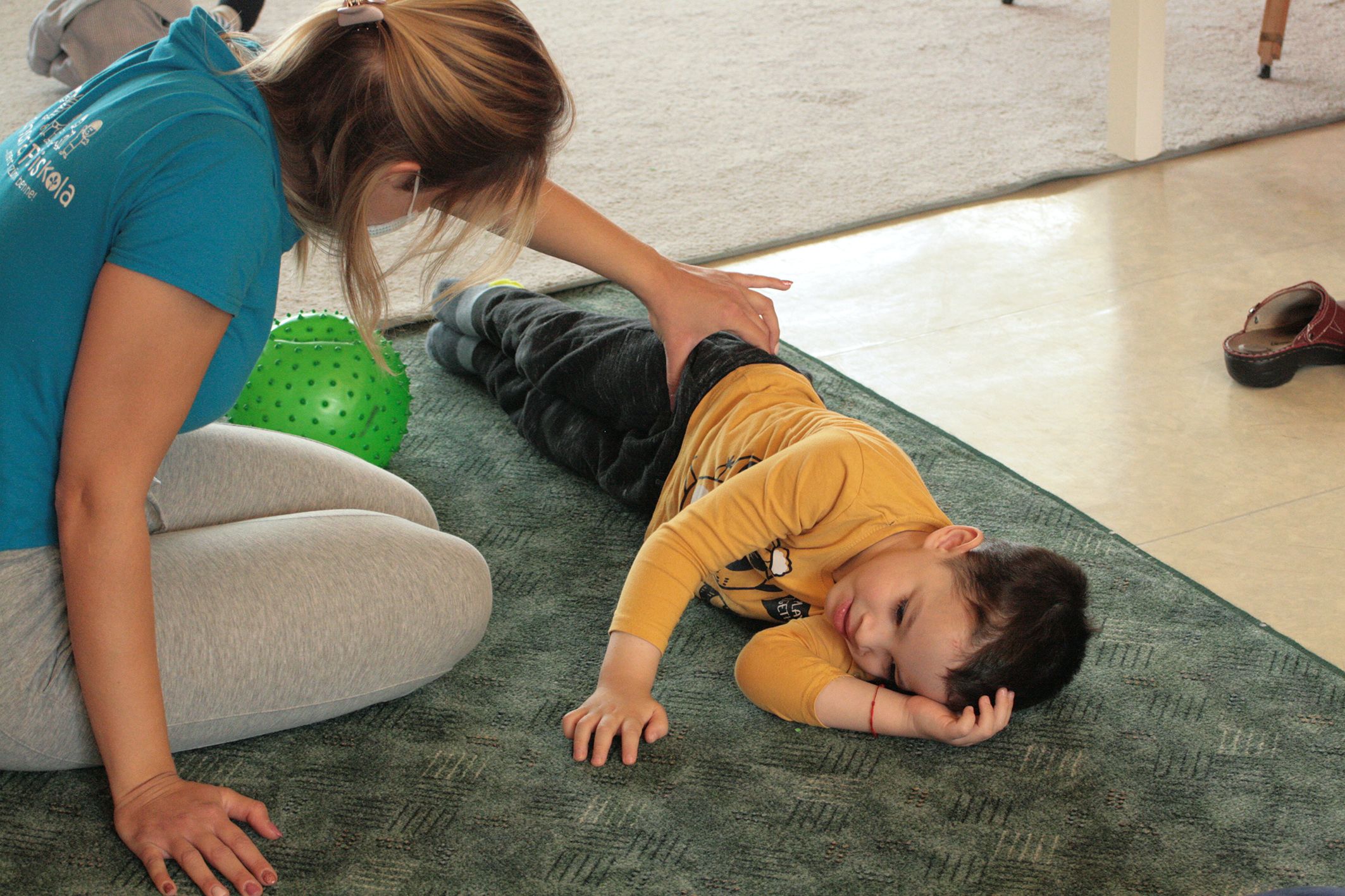 Egyedülálló szakkönyvek a megkésett fejlődésű gyermekekért