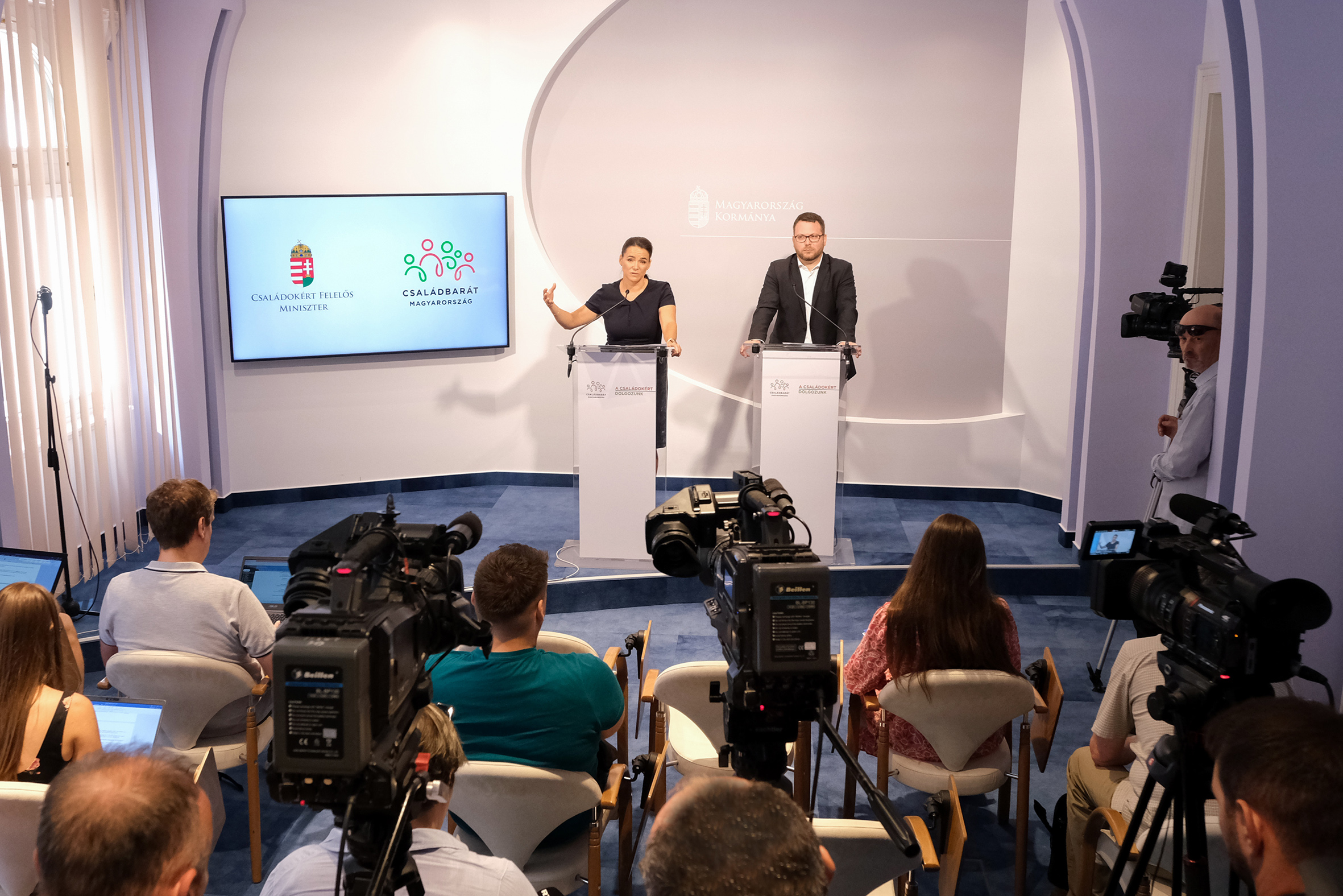 Nyár végéig maradhat a nyelvvizsga-amnesztia