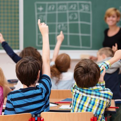  Iskolakezdési támogatás a családoknak