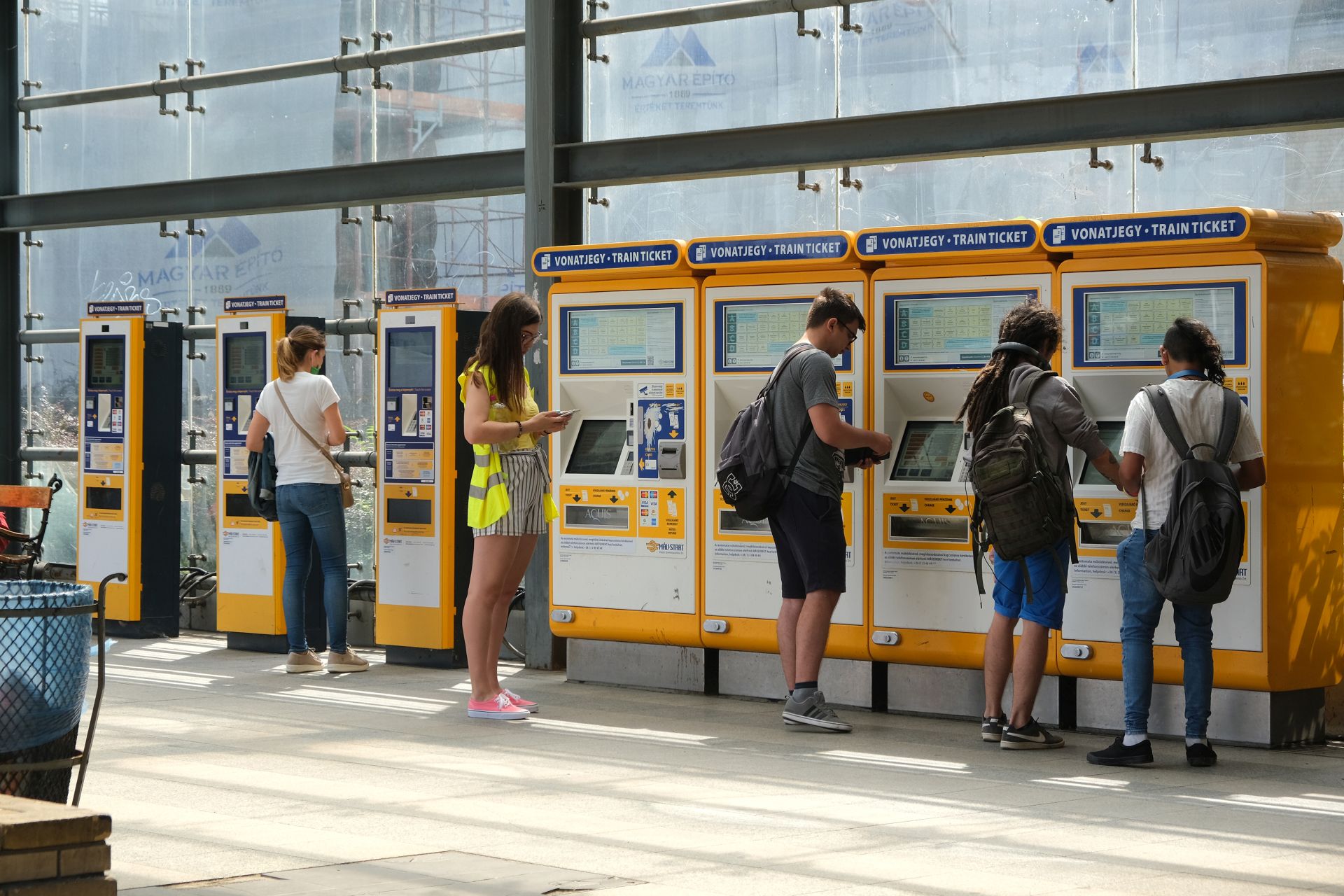 Ismét igényelhető a Diákhitel Plusz, könnyítések az otthonteremtési támogatásokban 