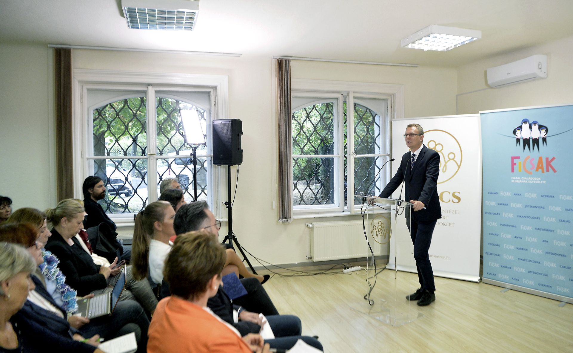 "Idős korban az egyik legfontosabb a biztonság"