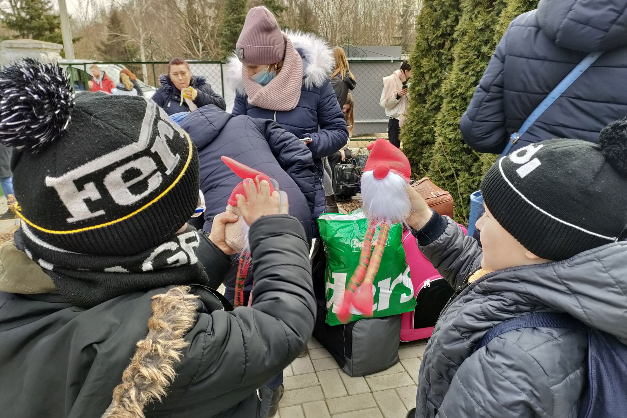 A plüssjáték is társ a bajban – helyszíni riport az ukrán határról 