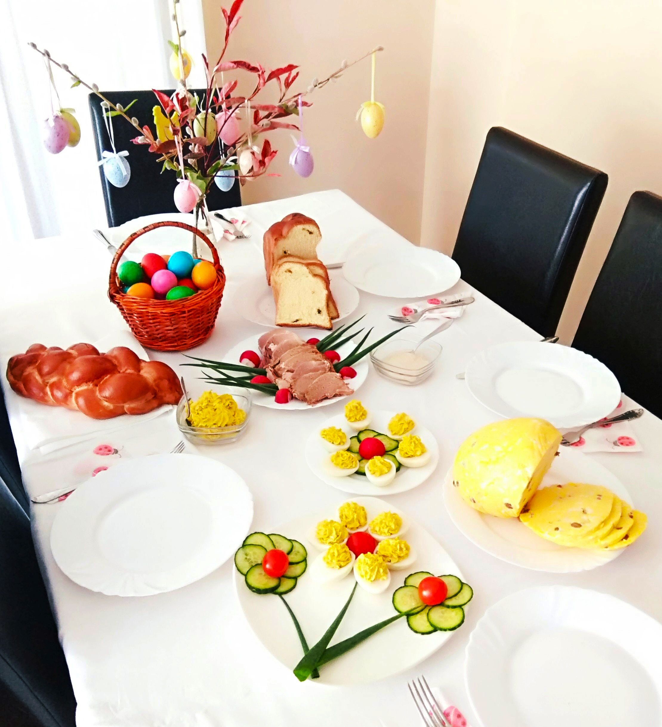 Sonkaszirmok, répavirág és csibe főtt tojásból – mesebeli húsvéti hidegtál